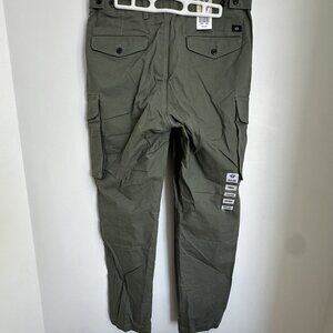 BNWT DOCKERS CARGO PANTS 32X30